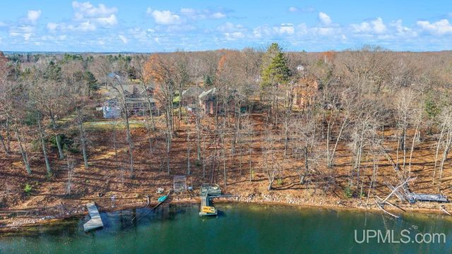 N3860 N Grand Oak Drive, Iron Mountain, MI 49801