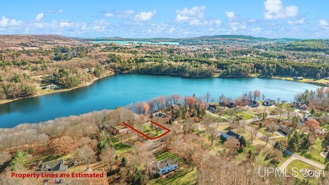 N3860 N Grand Oak Drive, Iron Mountain, MI 49801