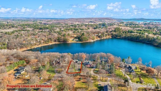 N3860 N Grand Oak Drive, Iron Mountain, MI 49801
