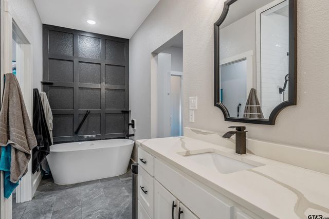 305 Private Road 6305, Mineola, TX 75773