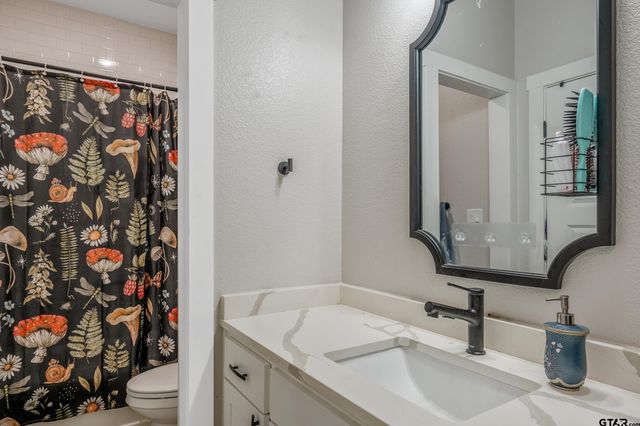 305 Private Road 6305, Mineola, TX 75773