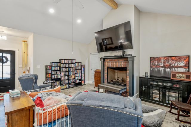 305 Private Road 6305, Mineola, TX 75773