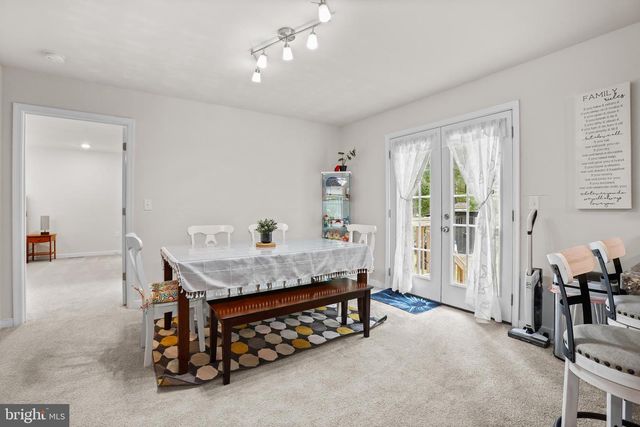 662 N GLEBE RD, Montross, VA 22520
