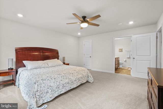 662 N GLEBE RD, Montross, VA 22520