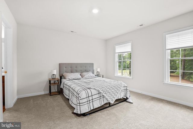 662 N GLEBE RD, Montross, VA 22520