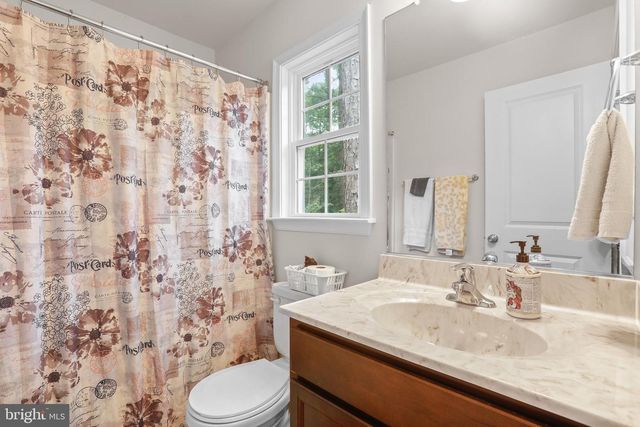 662 N GLEBE RD, Montross, VA 22520