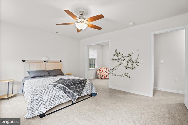 662 N GLEBE RD, Montross, VA 22520