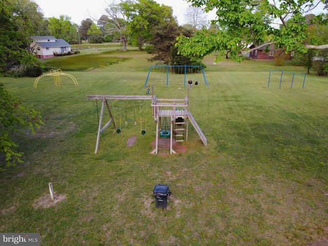 662 N GLEBE RD, Montross, VA 22520
