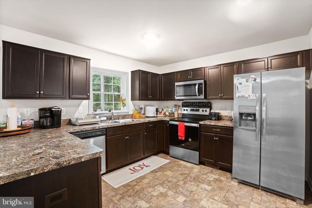 662 N GLEBE RD, Montross, VA 22520