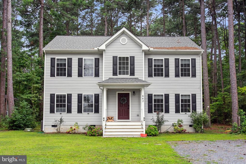 662 N GLEBE RD, Montross, VA 22520