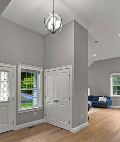 19 Riverside Drive, North Reading, MA 01864