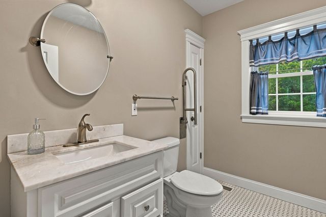 19 Riverside Drive, North Reading, MA 01864