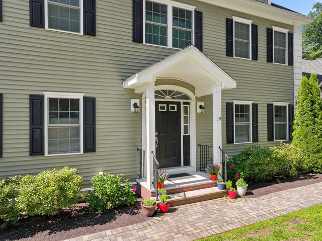 19 Riverside Drive, North Reading, MA 01864