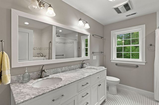 19 Riverside Drive, North Reading, MA 01864