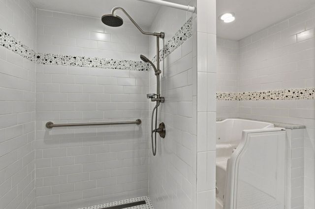19 Riverside Drive, North Reading, MA 01864