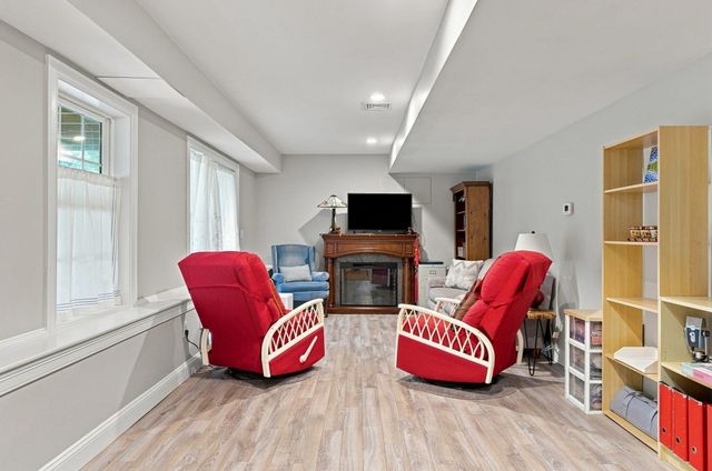 19 Riverside Drive, North Reading, MA 01864