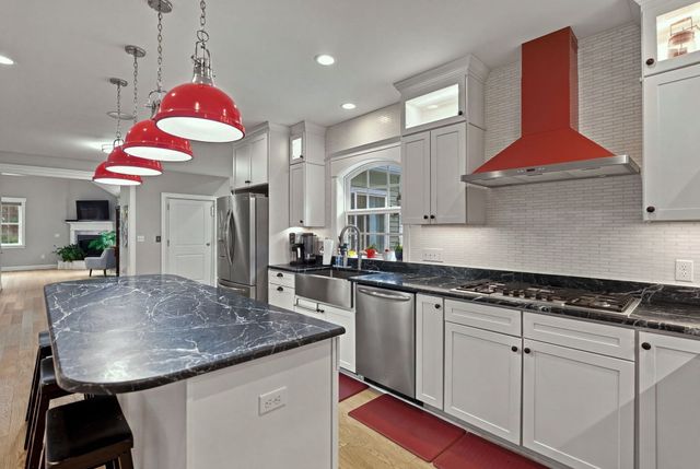 19 Riverside Drive, North Reading, MA 01864