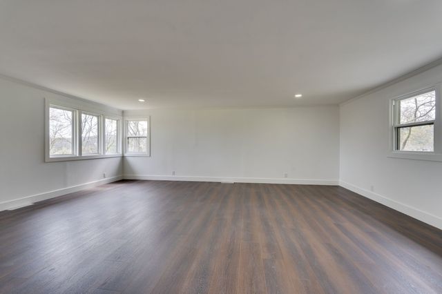 6612 Fox Hollow Rd, Nashville, TN 37205