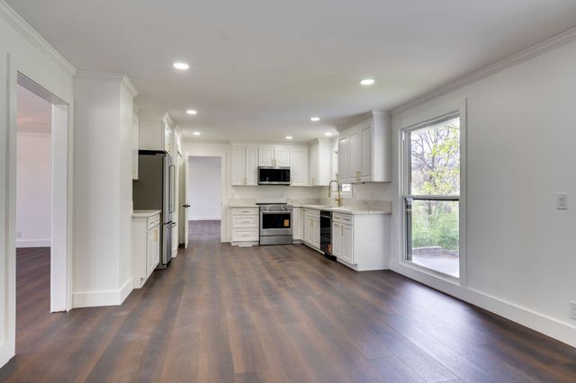 6612 Fox Hollow Rd, Nashville, TN 37205