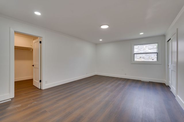 6612 Fox Hollow Rd, Nashville, TN 37205