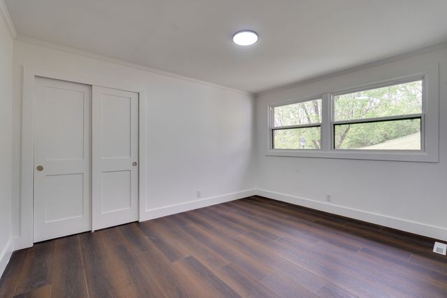 6612 Fox Hollow Rd, Nashville, TN 37205