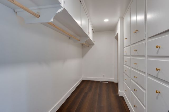 6612 Fox Hollow Rd, Nashville, TN 37205