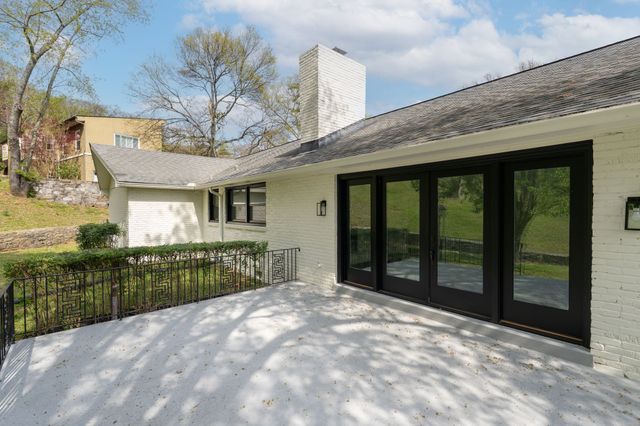 6612 Fox Hollow Rd, Nashville, TN 37205