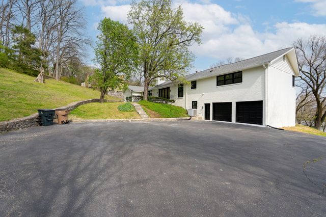 6612 Fox Hollow Rd, Nashville, TN 37205