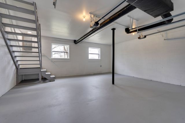 6612 Fox Hollow Rd, Nashville, TN 37205