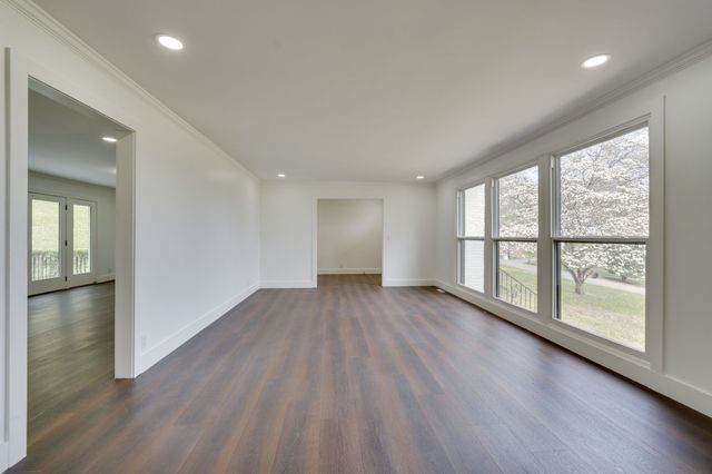 6612 Fox Hollow Rd, Nashville, TN 37205