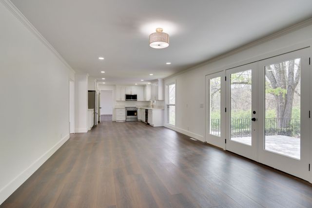 6612 Fox Hollow Rd, Nashville, TN 37205