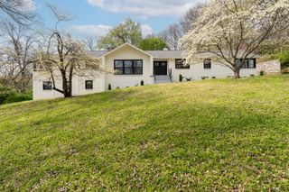 6612 Fox Hollow Rd, Nashville, TN 37205