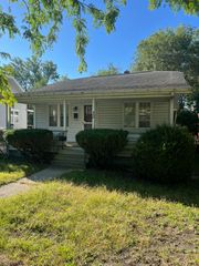 863 E Isabella Avenue, Muskegon City, MI 49442