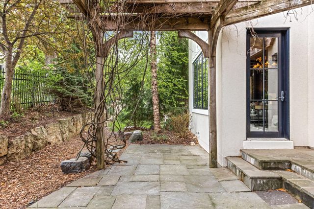 1660 Carriage Path, Golden Valley, MN 55422