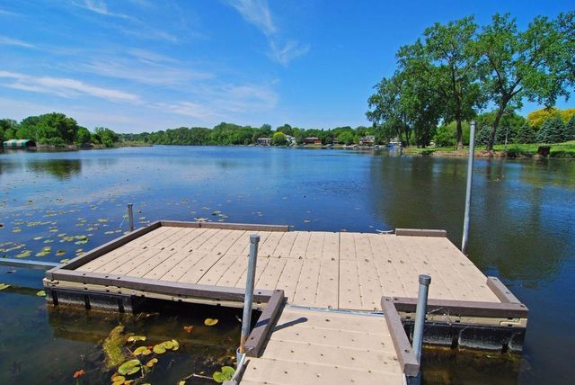 1660 Carriage Path, Golden Valley, MN 55422