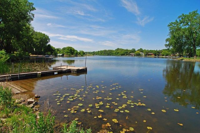 1660 Carriage Path, Golden Valley, MN 55422