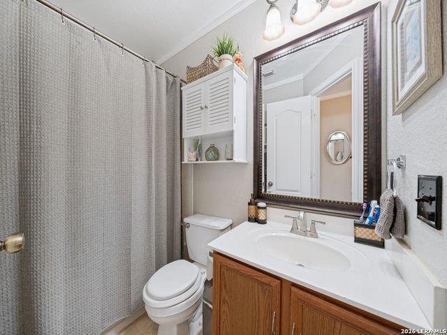 7709 Avery Rd, Live Oak, TX 78233