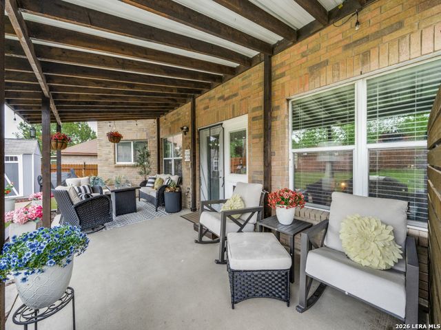7709 Avery Rd, Live Oak, TX 78233