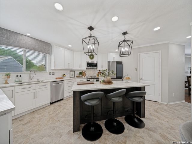 7709 Avery Rd, Live Oak, TX 78233