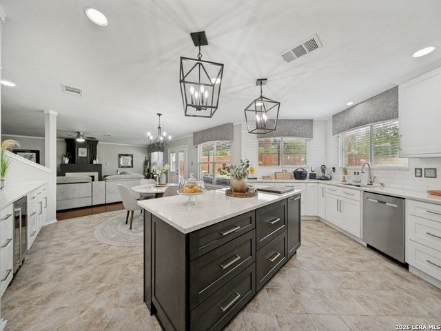 7709 Avery Rd, Live Oak, TX 78233