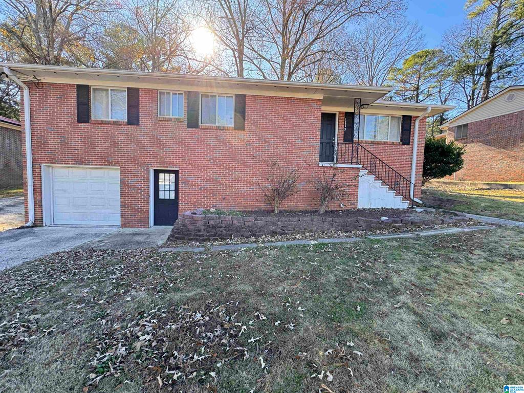 1113 LITTLE JOHN LANE, Birmingham, AL 35235