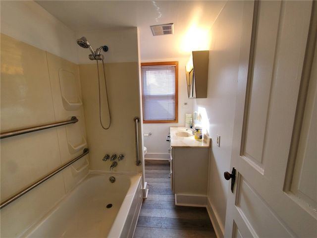 344 W 13th Ave, Homestead, PA 15120