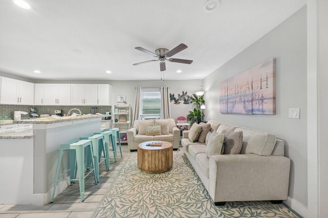 1022 Avenue L, Galveston, TX 77550