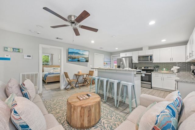 1022 Avenue L, Galveston, TX 77550