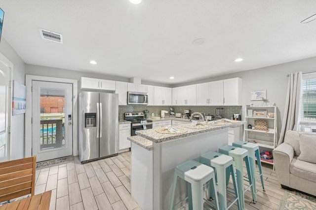 1022 Avenue L, Galveston, TX 77550