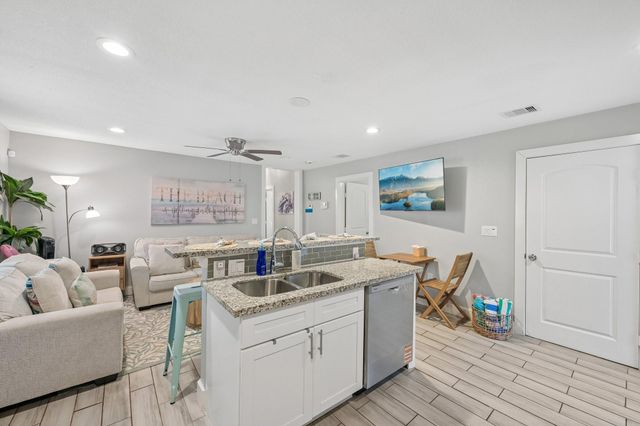 1022 Avenue L, Galveston, TX 77550