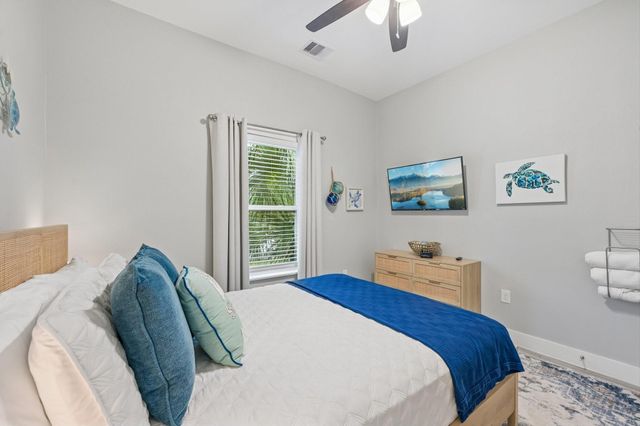 1022 Avenue L, Galveston, TX 77550