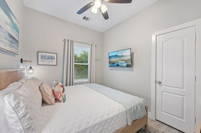 1022 Avenue L, Galveston, TX 77550