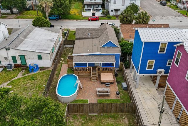 1022 Avenue L, Galveston, TX 77550