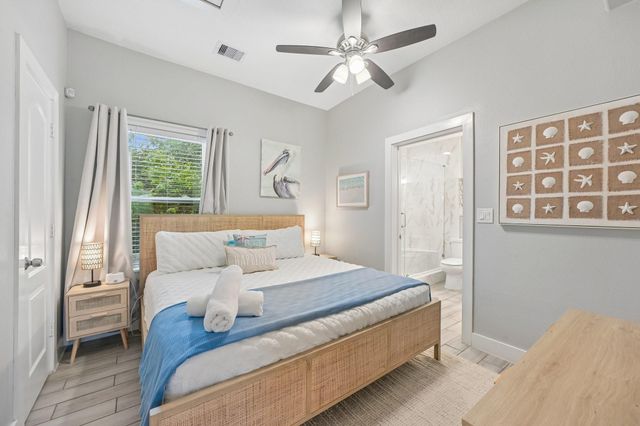 1022 Avenue L, Galveston, TX 77550